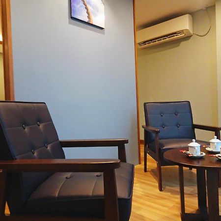 Hotel Azure Yangon Luaran gambar